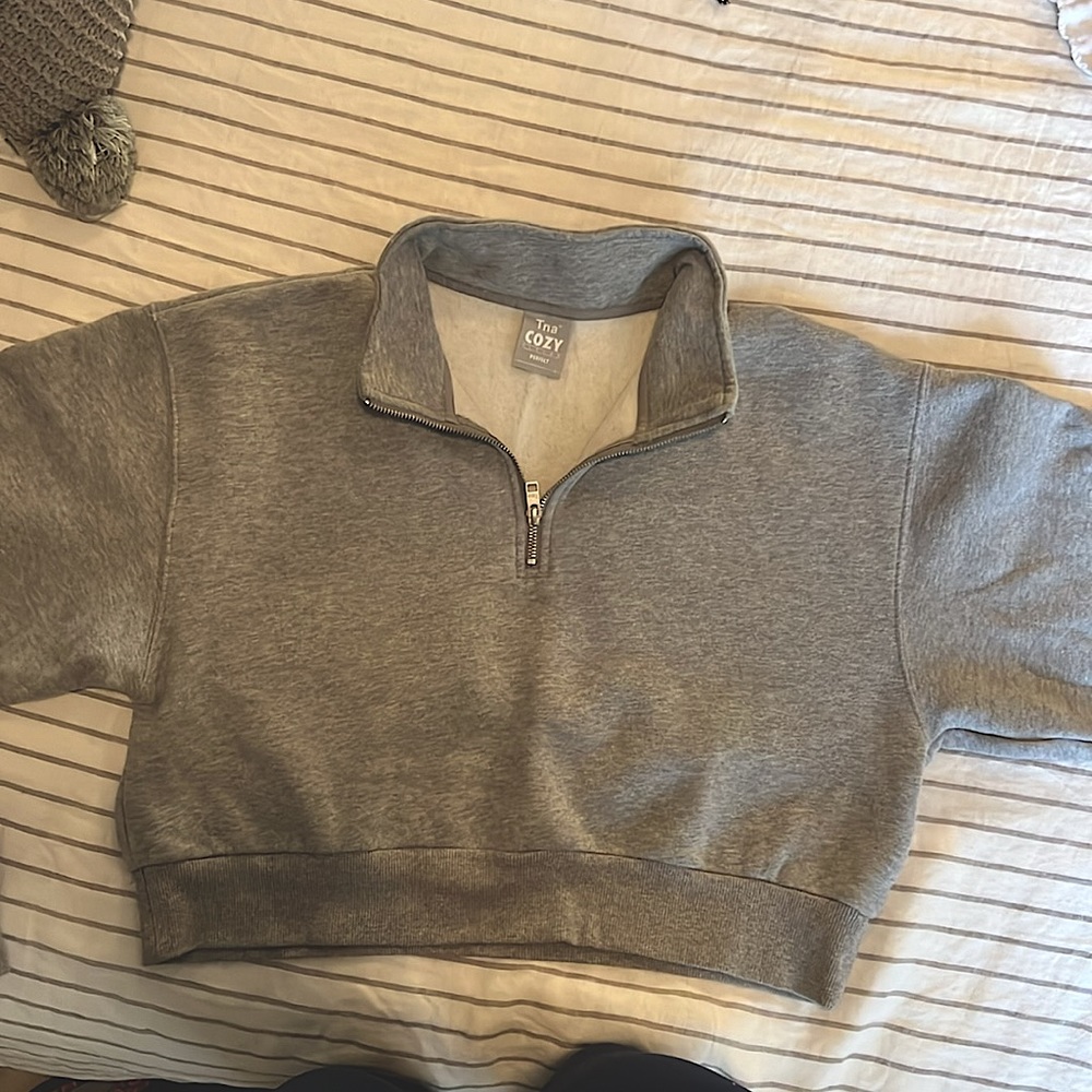 Aritzia TNA cozy fleece perfect sweatshirt